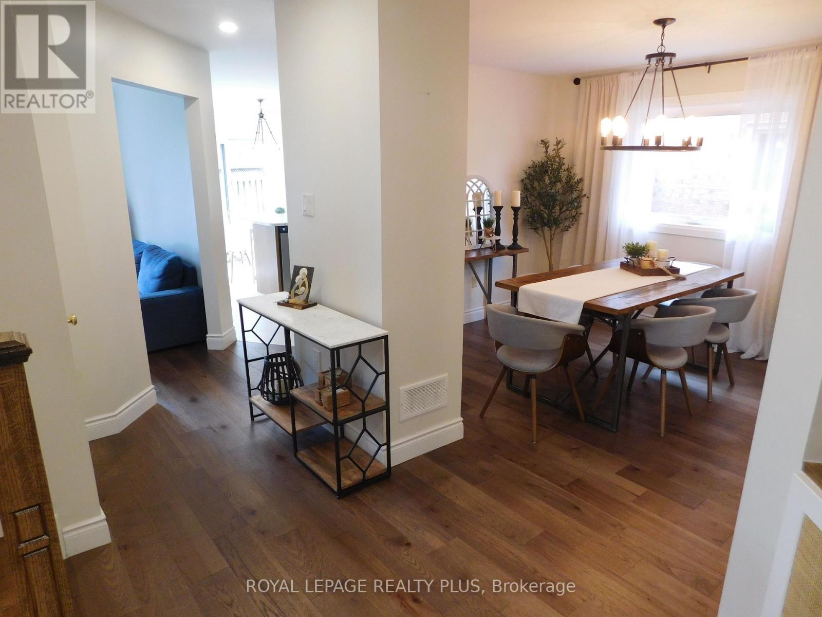 3424 Nutcracker Drive, Mississauga, Ontario  L5N 6E6 - Photo 7 - W12462531