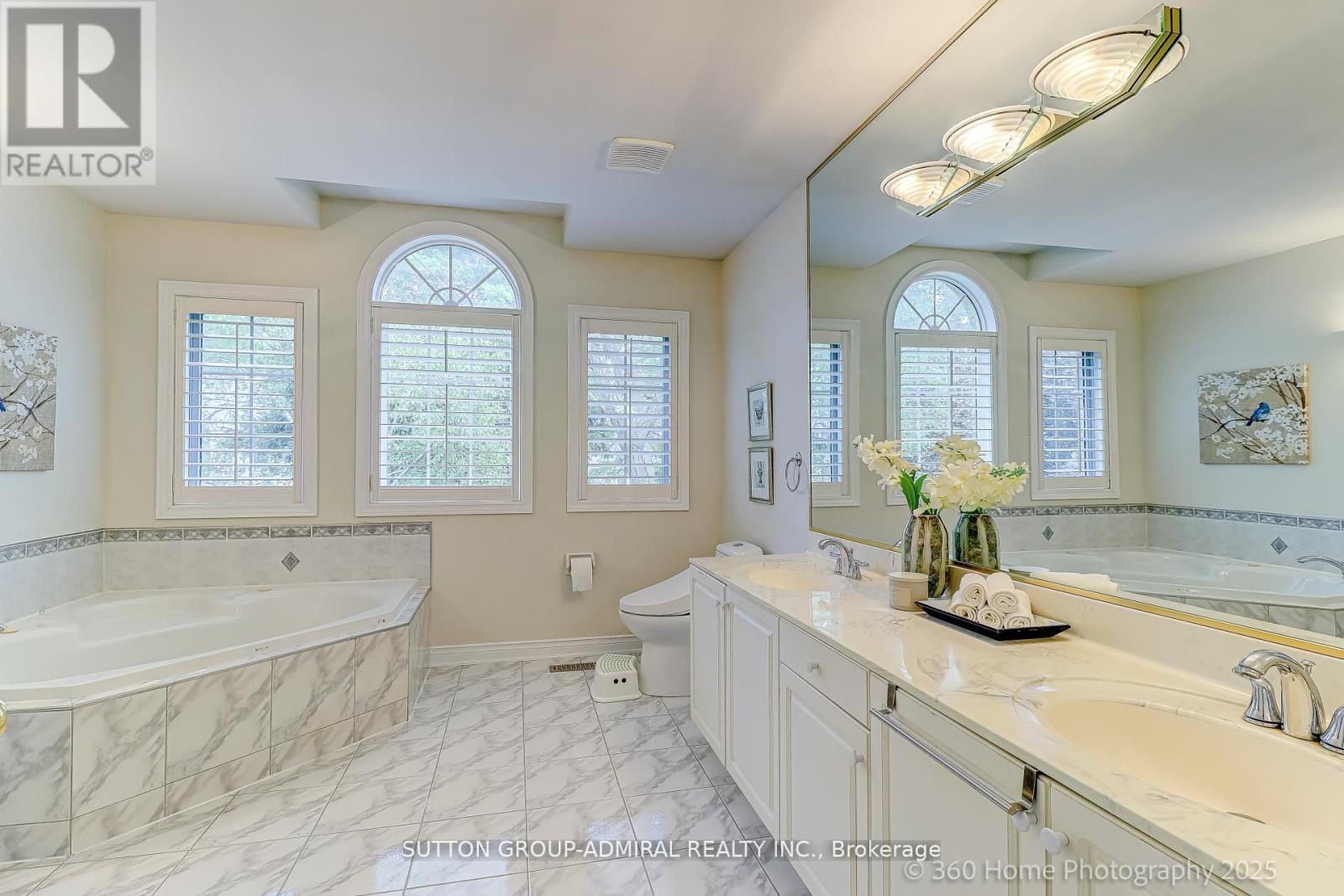 1591 Hampshire Crescent, Mississauga, Ontario  L5G 4S9 - Photo 19 - W12504764