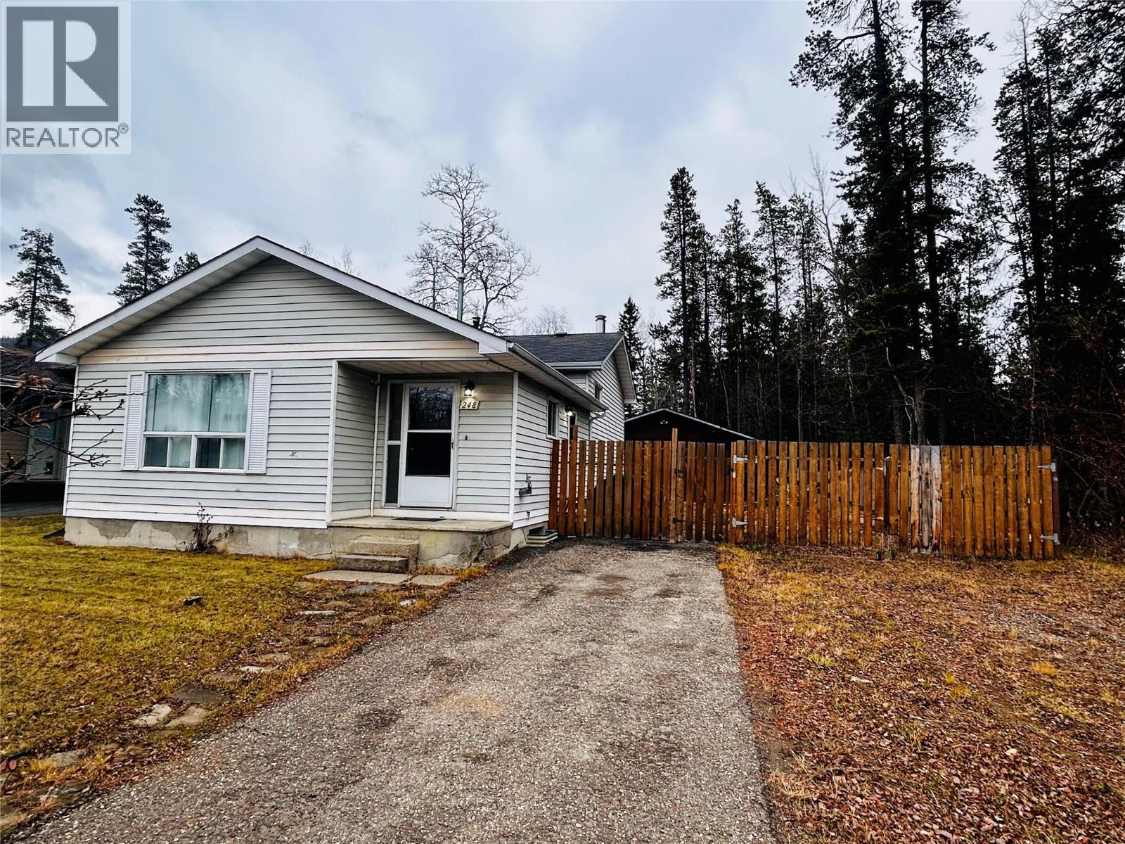 248 PEACE RIVER Crescent, tumbler ridge, British Columbia