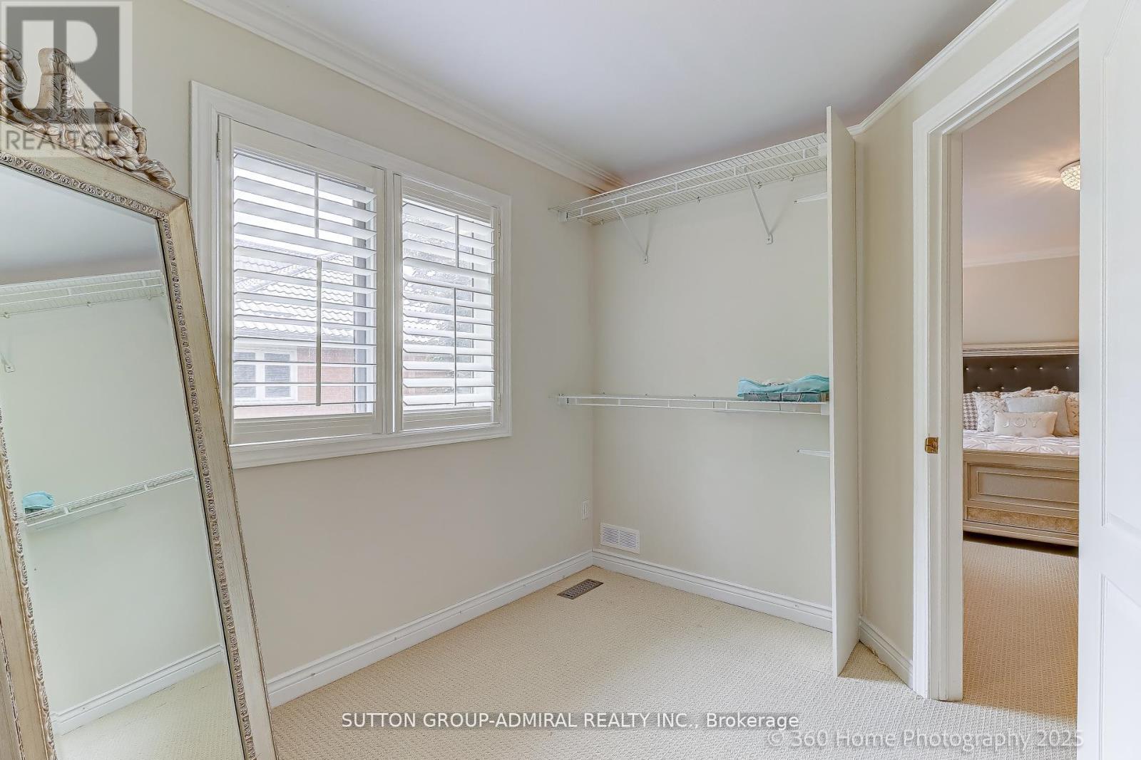 1591 Hampshire Crescent, Mississauga, Ontario  L5G 4S9 - Photo 32 - W12504764