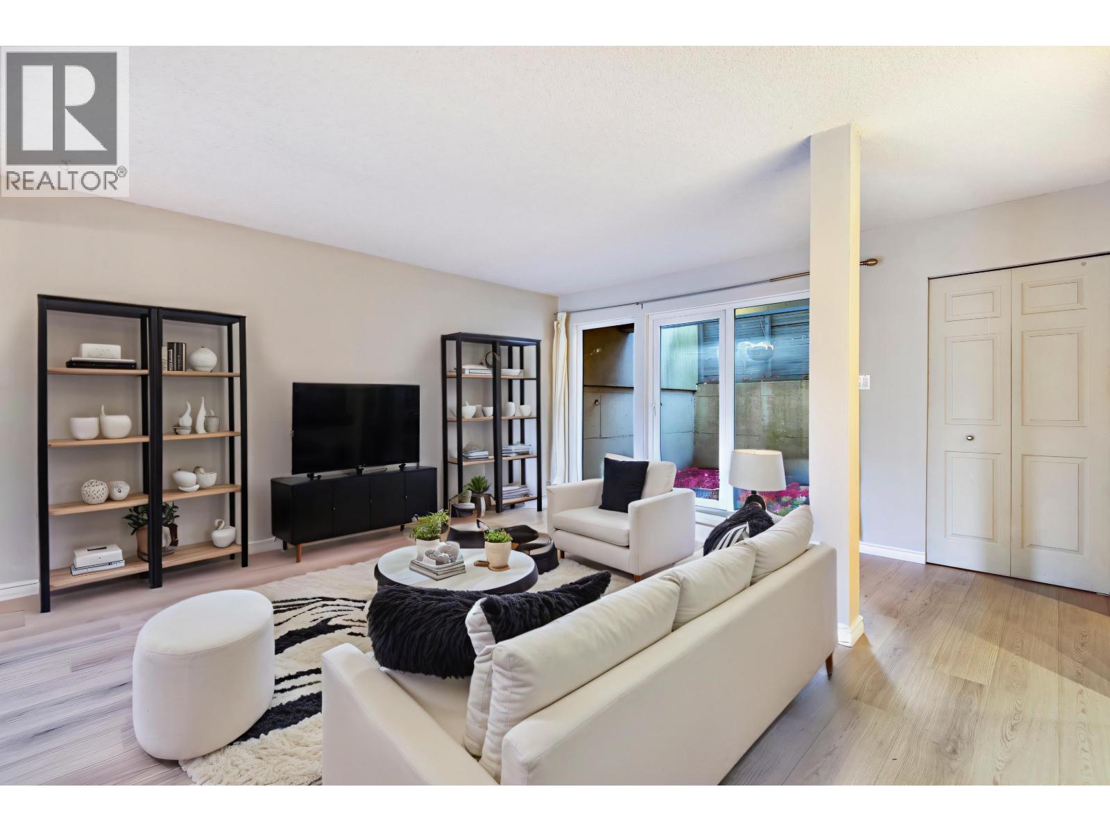 1365 W 8th Avenue, Vancouver, British Columbia  V6H 3W4 - Photo 3 - R3064213