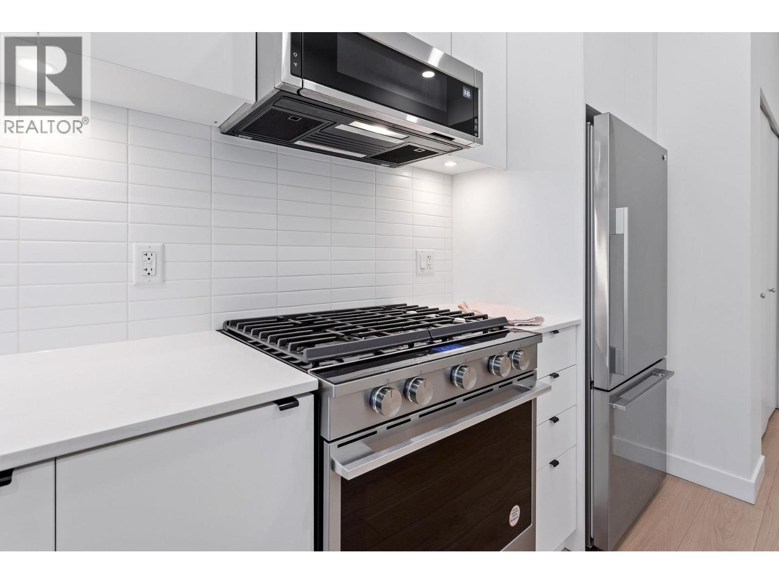 108 2345 Rindall Avenue, Port Coquitlam, British Columbia  V3C 1V3 - Photo 9 - R3064226