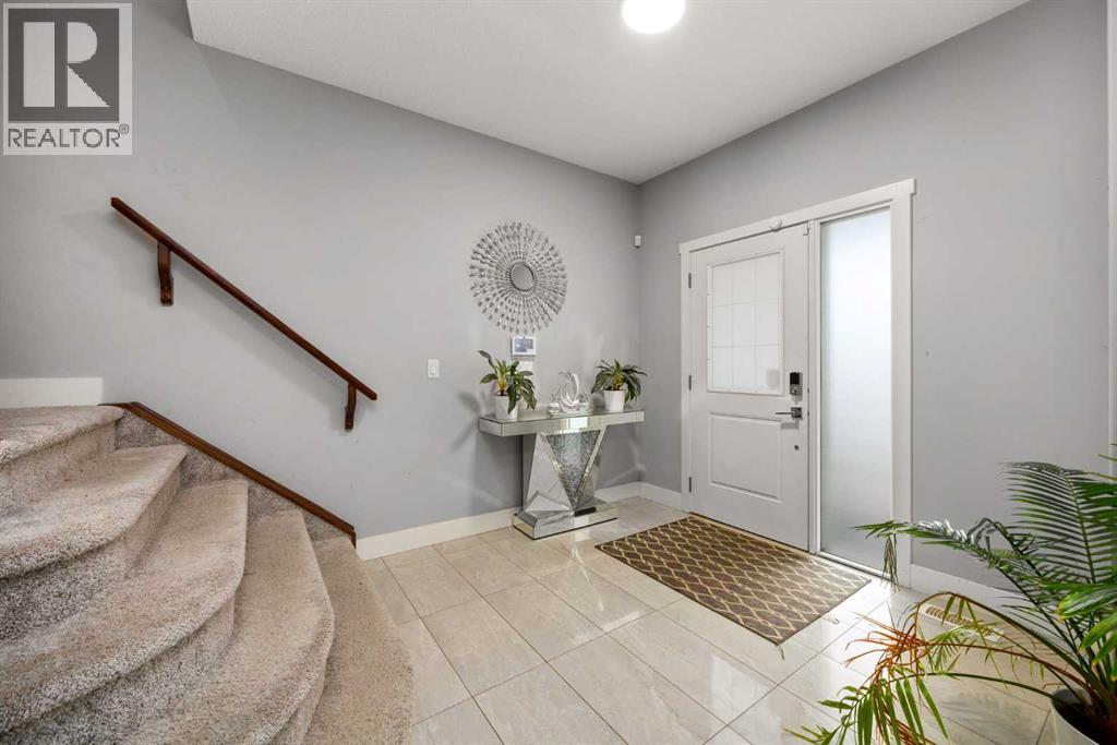 106 Baysprings Gardens Sw, Airdrie, Alberta  T4B 5C6 - Photo 4 - A2267686