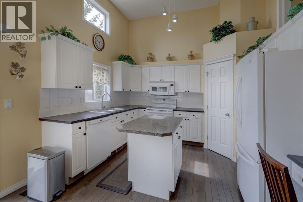 82 Country Hills Cove Nw, Calgary, Alberta  T3K 5G8 - Photo 6 - A2268145