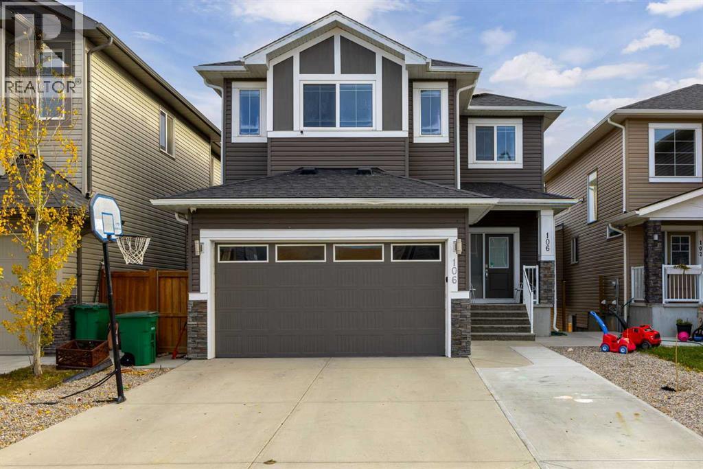 106 Baysprings Gardens Sw, Airdrie, Alberta  T4B 5C6 - Photo 1 - A2267686