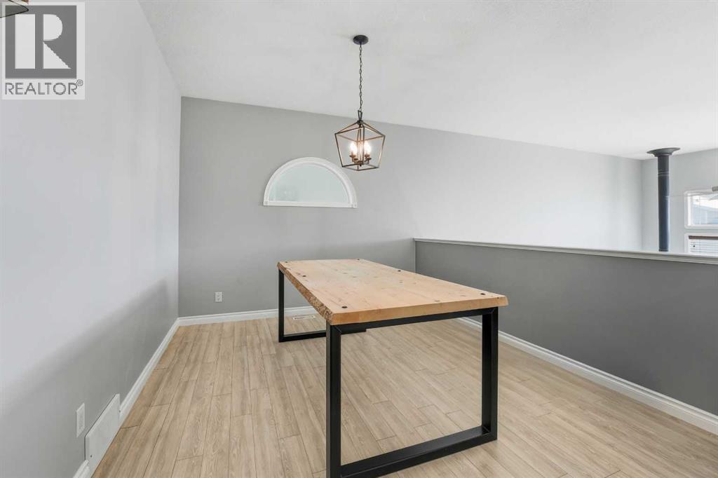 39 Duval Crescent, Red Deer, Alberta  T4R 2Y6 - Photo 6 - A2263829