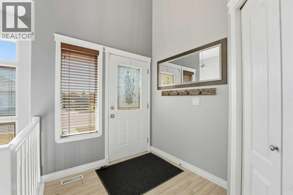 39 Duval Crescent, Red Deer, Alberta  T4R 2Y6 - Photo 3 - A2263829