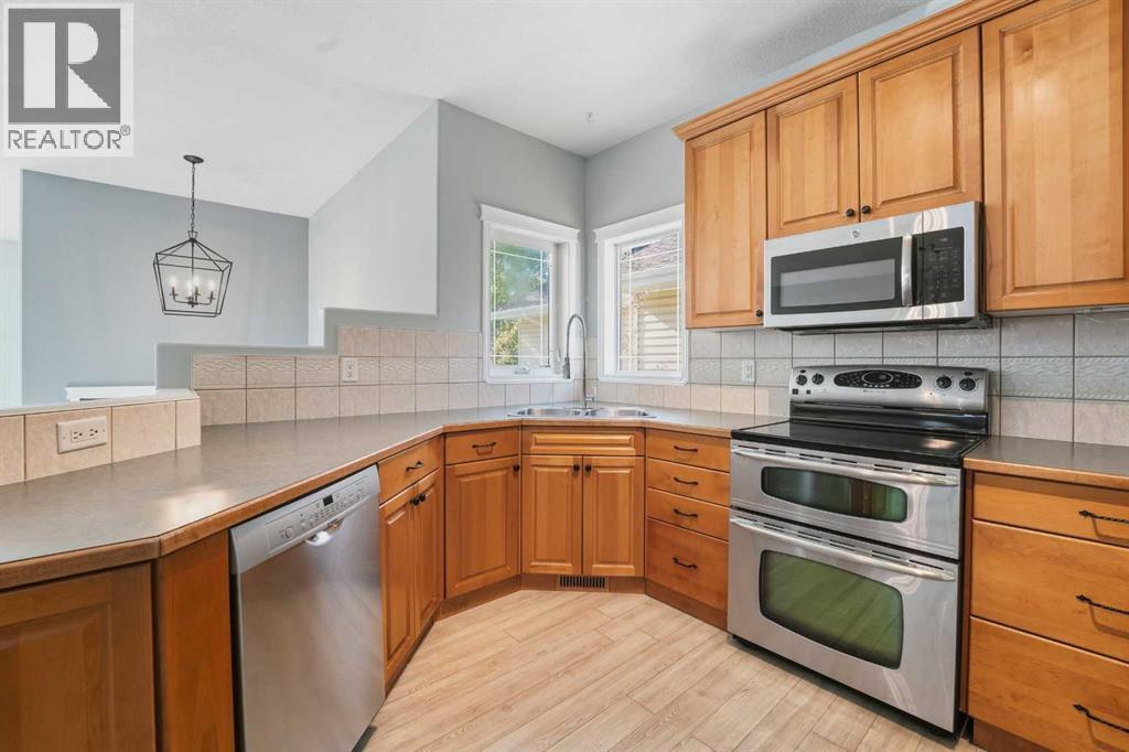 39 Duval Crescent, Red Deer, Alberta  T4R 2Y6 - Photo 7 - A2263829