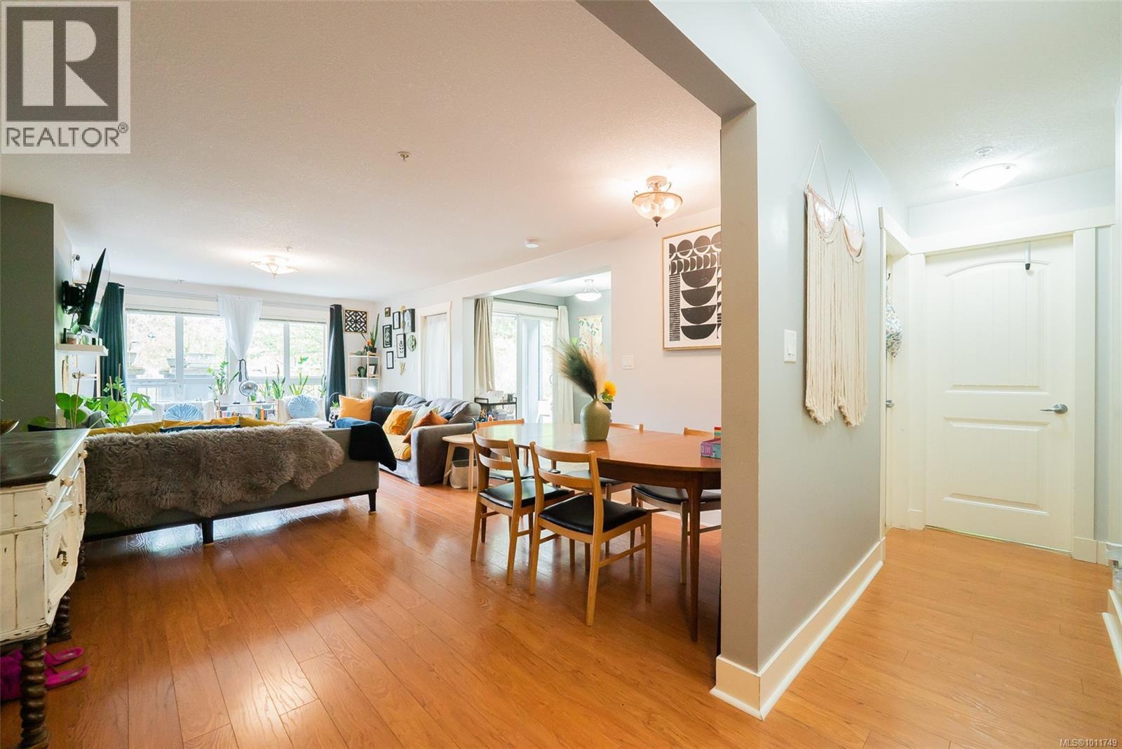 201 1620 Townsite Rd, Nanaimo, British Columbia  V9S 1N2 - Photo 2 - 1011749