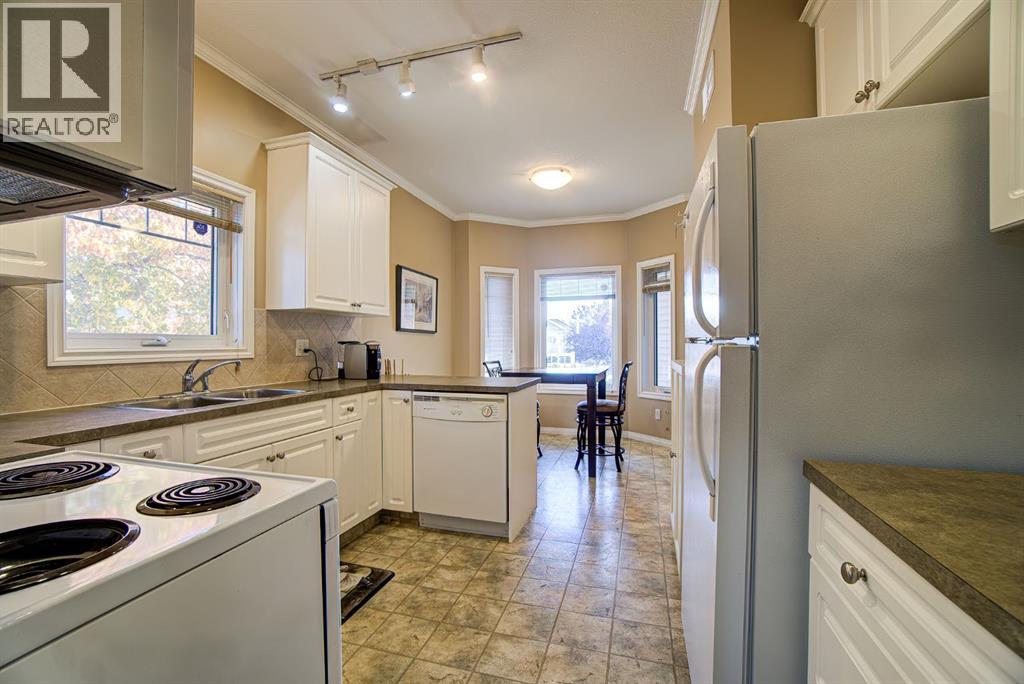 22 Skyline Mews, Claresholm, Alberta  T0L 0T0 - Photo 13 - A2264329