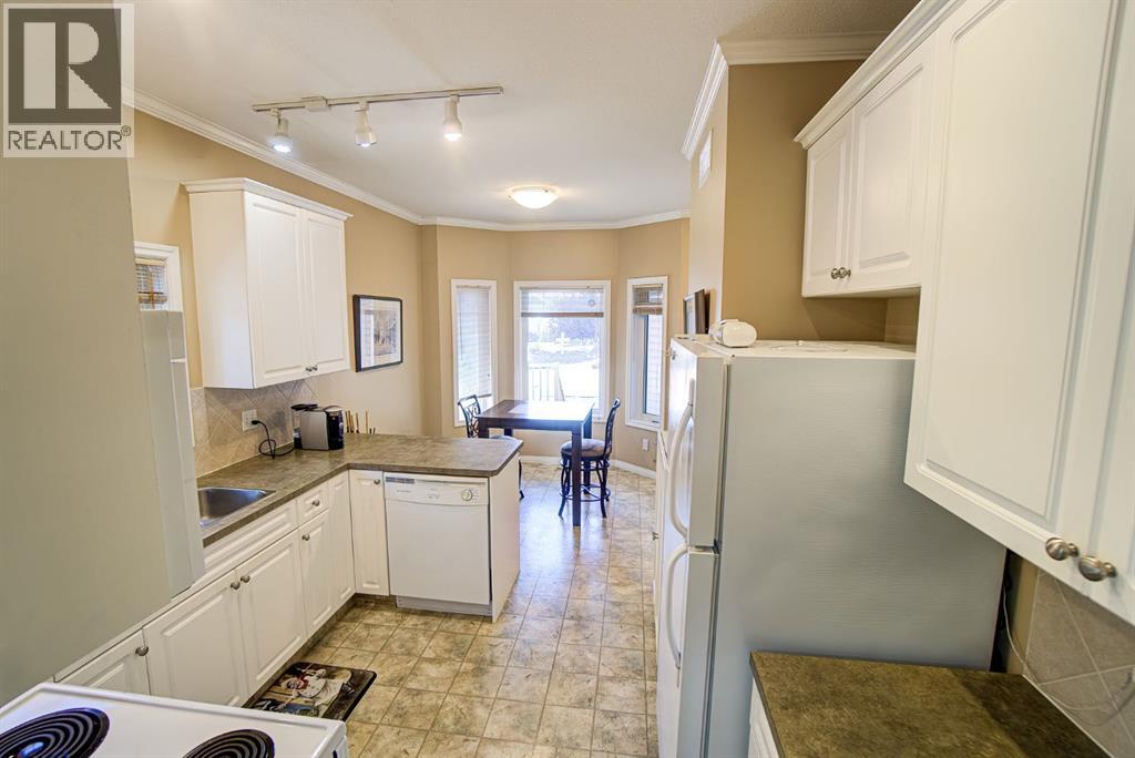 22 Skyline Mews, Claresholm, Alberta  T0L 0T0 - Photo 15 - A2264329