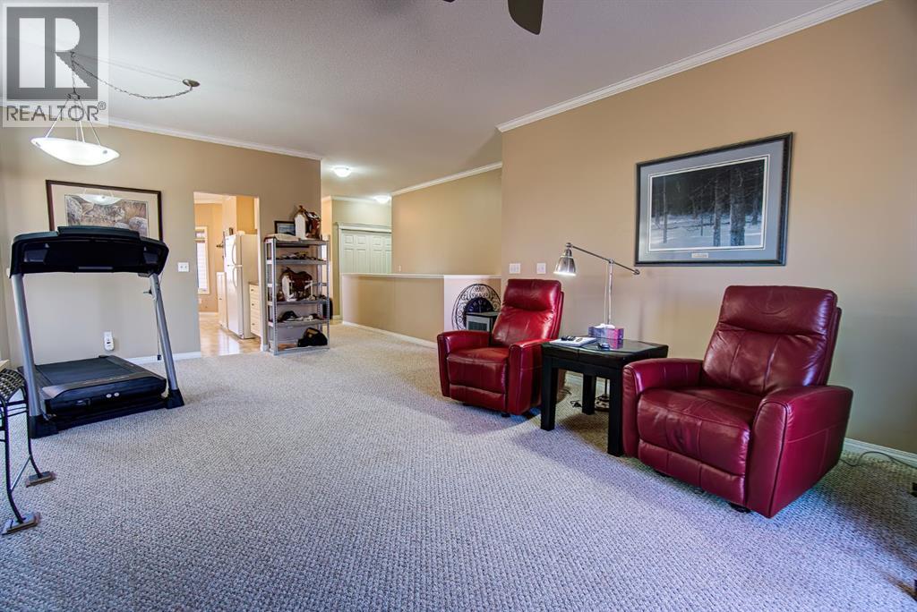 22 Skyline Mews, Claresholm, Alberta  T0L 0T0 - Photo 28 - A2264329