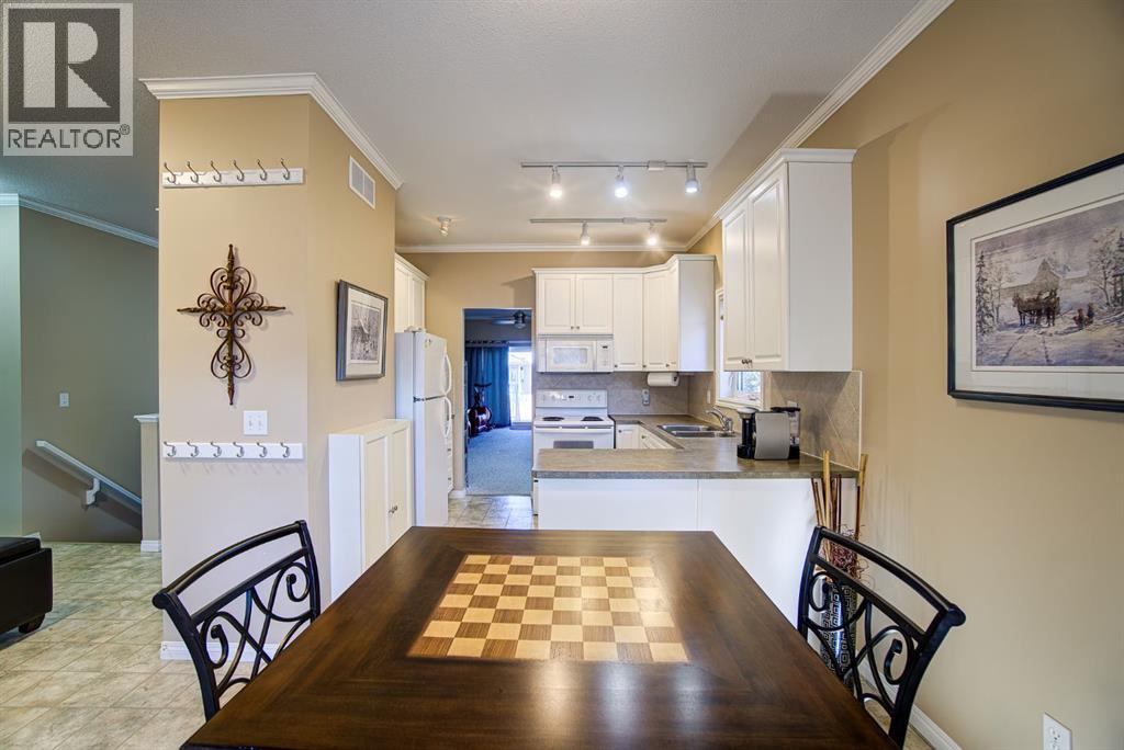 22 Skyline Mews, Claresholm, Alberta  T0L 0T0 - Photo 10 - A2264329