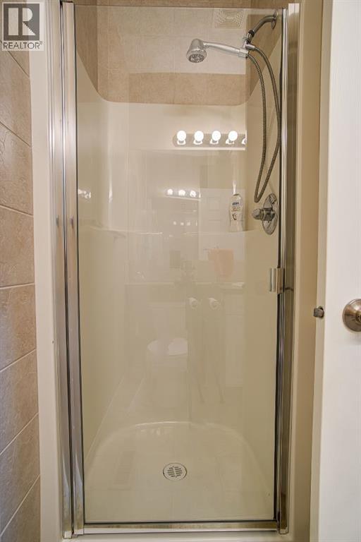 22 Skyline Mews, Claresholm, Alberta  T0L 0T0 - Photo 30 - A2264329