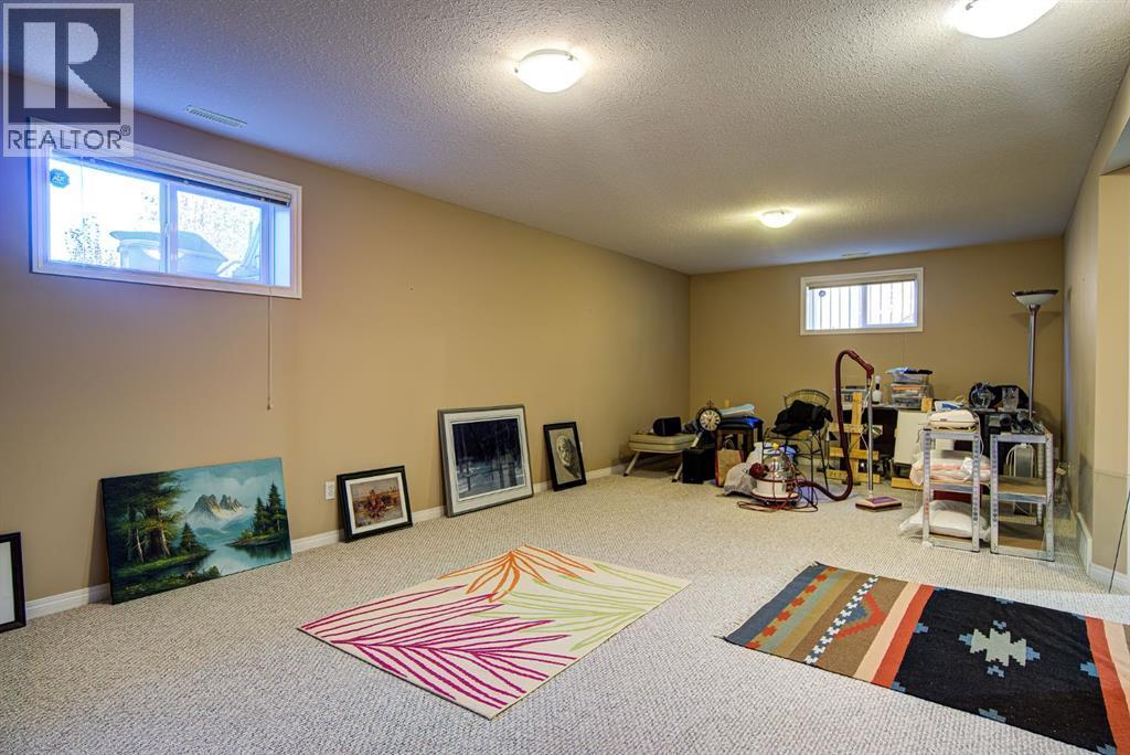 22 Skyline Mews, Claresholm, Alberta  T0L 0T0 - Photo 32 - A2264329