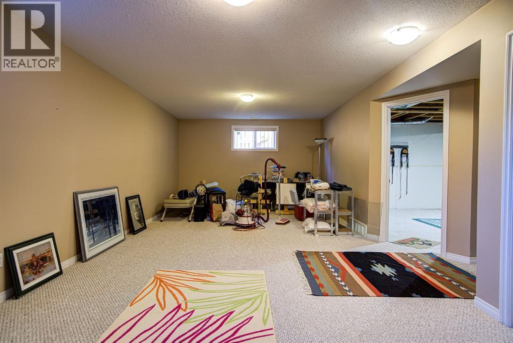 22 Skyline Mews, Claresholm, Alberta  T0L 0T0 - Photo 33 - A2264329