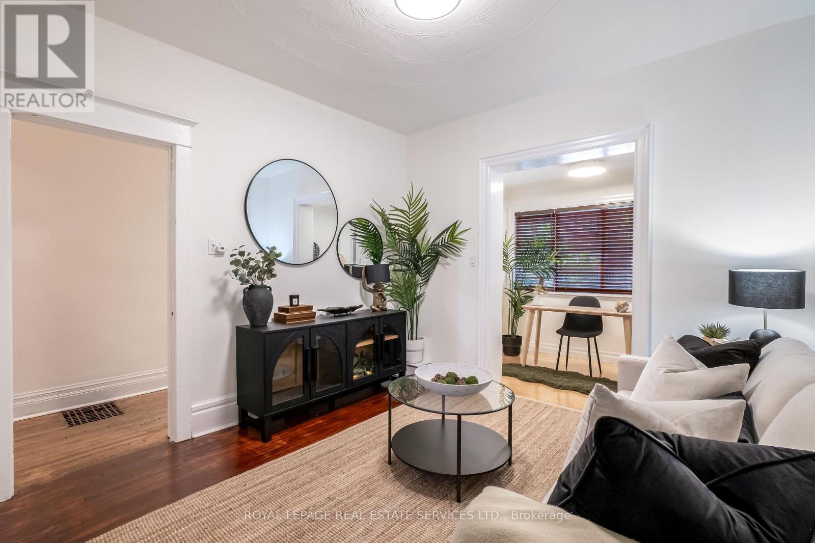 65 Drayton Avenue, Toronto, Ontario  M4C 3L8 - Photo 10 - E12439288