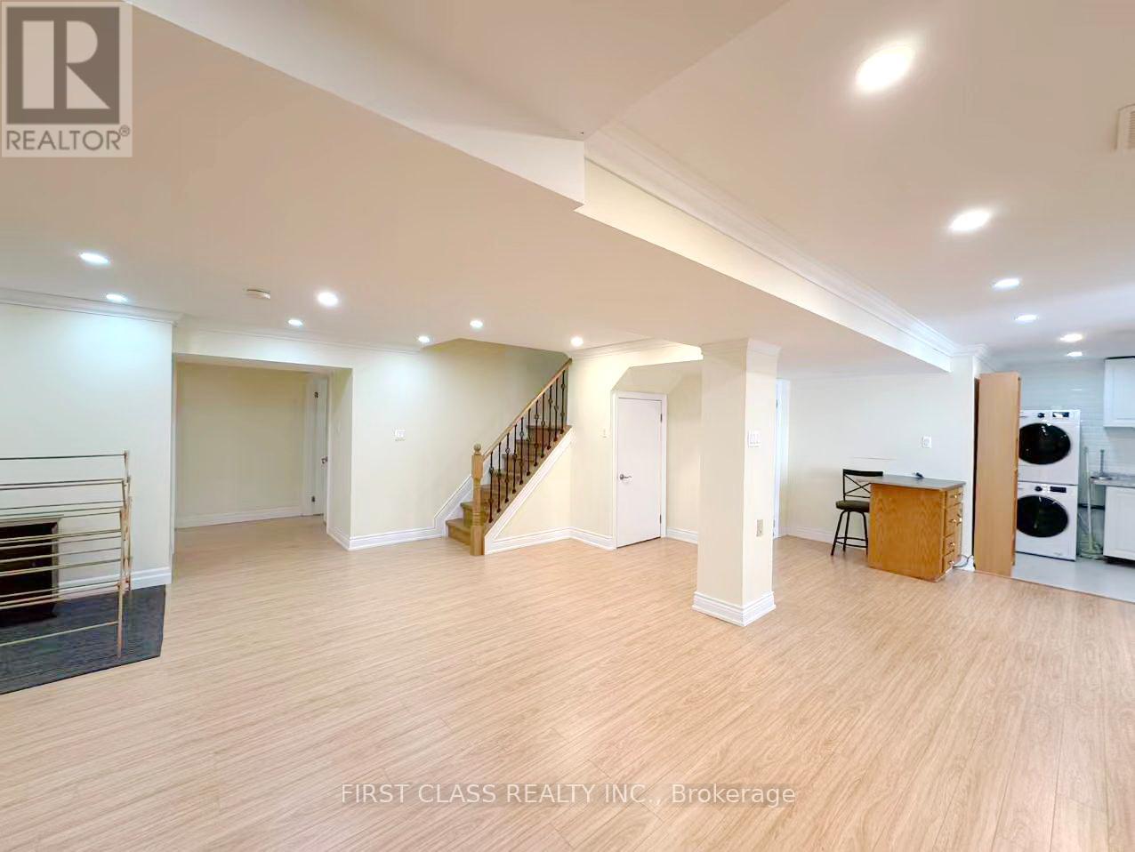 Lower - 1200 Rushbrooke Drive, Oakville, Ontario  L6M 1K9 - Photo 11 - W12459426