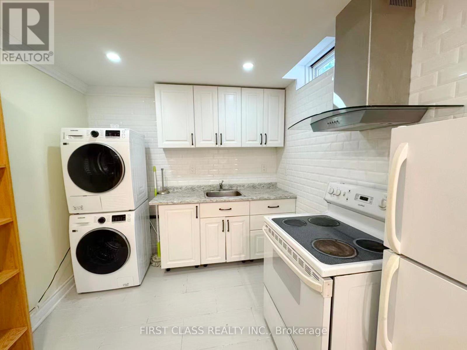 Lower - 1200 Rushbrooke Drive, Oakville, Ontario  L6M 1K9 - Photo 13 - W12459426