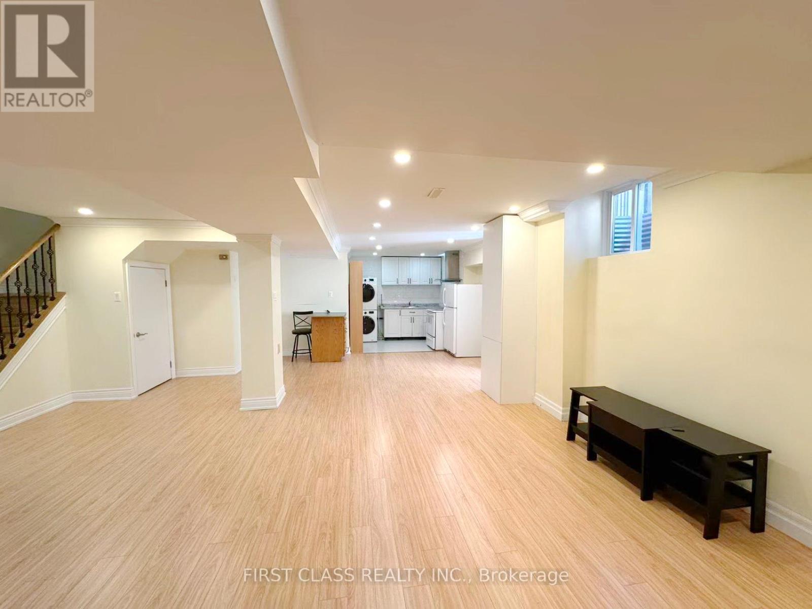 Lower - 1200 Rushbrooke Drive, Oakville, Ontario  L6M 1K9 - Photo 10 - W12459426