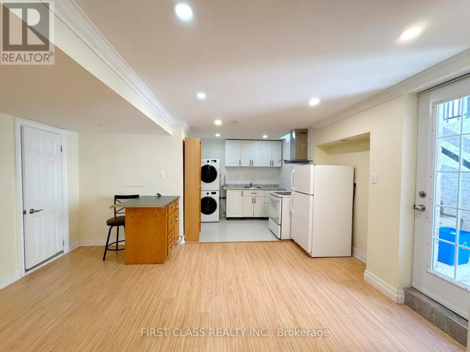 Lower - 1200 Rushbrooke Drive, Oakville, Ontario  L6M 1K9 - Photo 12 - W12459426