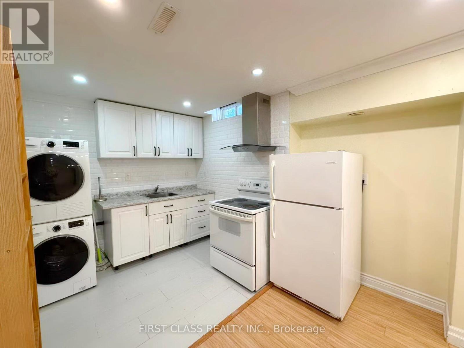 Lower - 1200 Rushbrooke Drive, Oakville, Ontario  L6M 1K9 - Photo 14 - W12459426