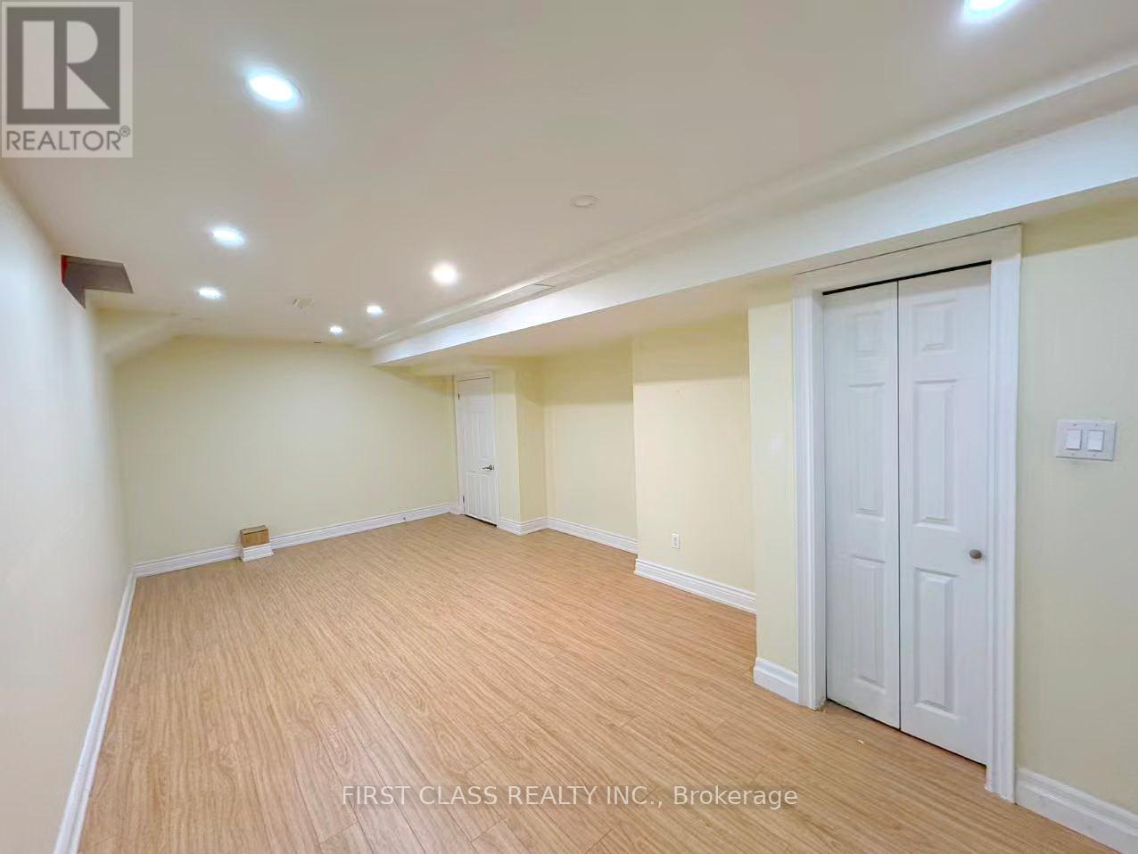 Lower - 1200 Rushbrooke Drive, Oakville, Ontario  L6M 1K9 - Photo 21 - W12459426