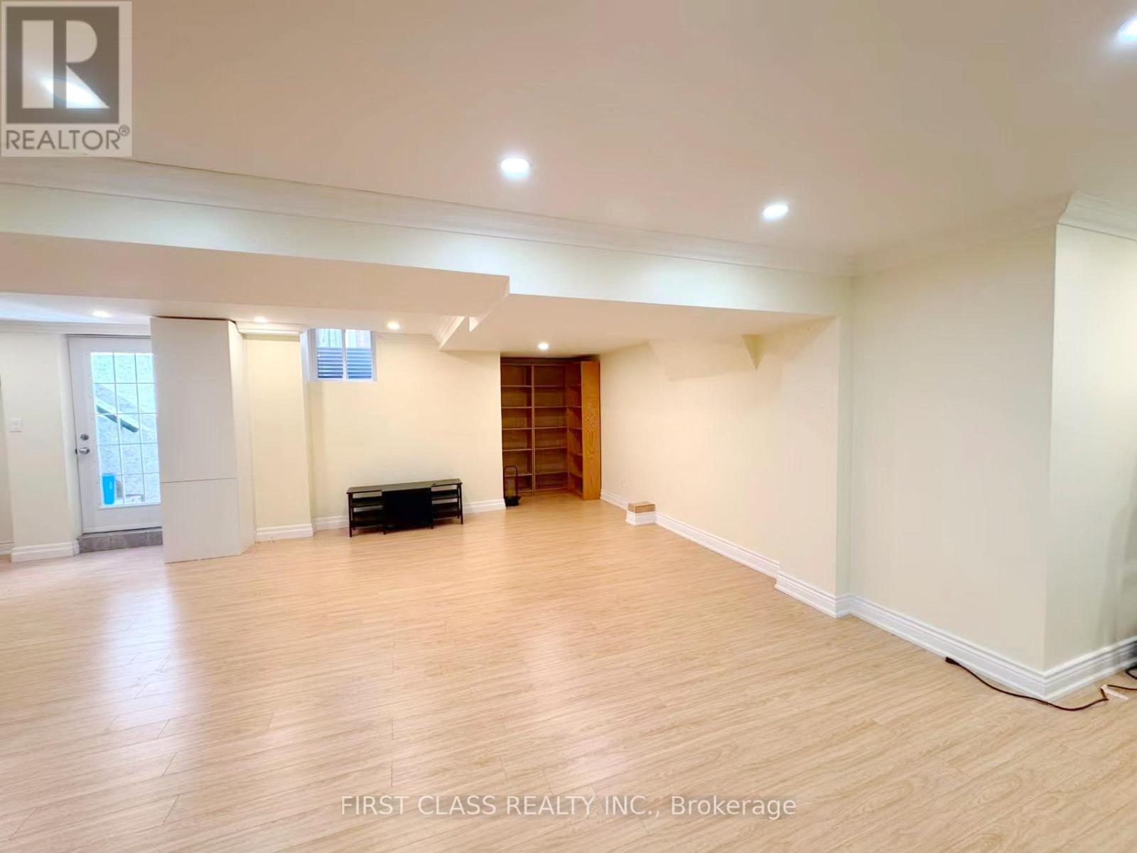 Lower - 1200 Rushbrooke Drive, Oakville, Ontario  L6M 1K9 - Photo 3 - W12459426