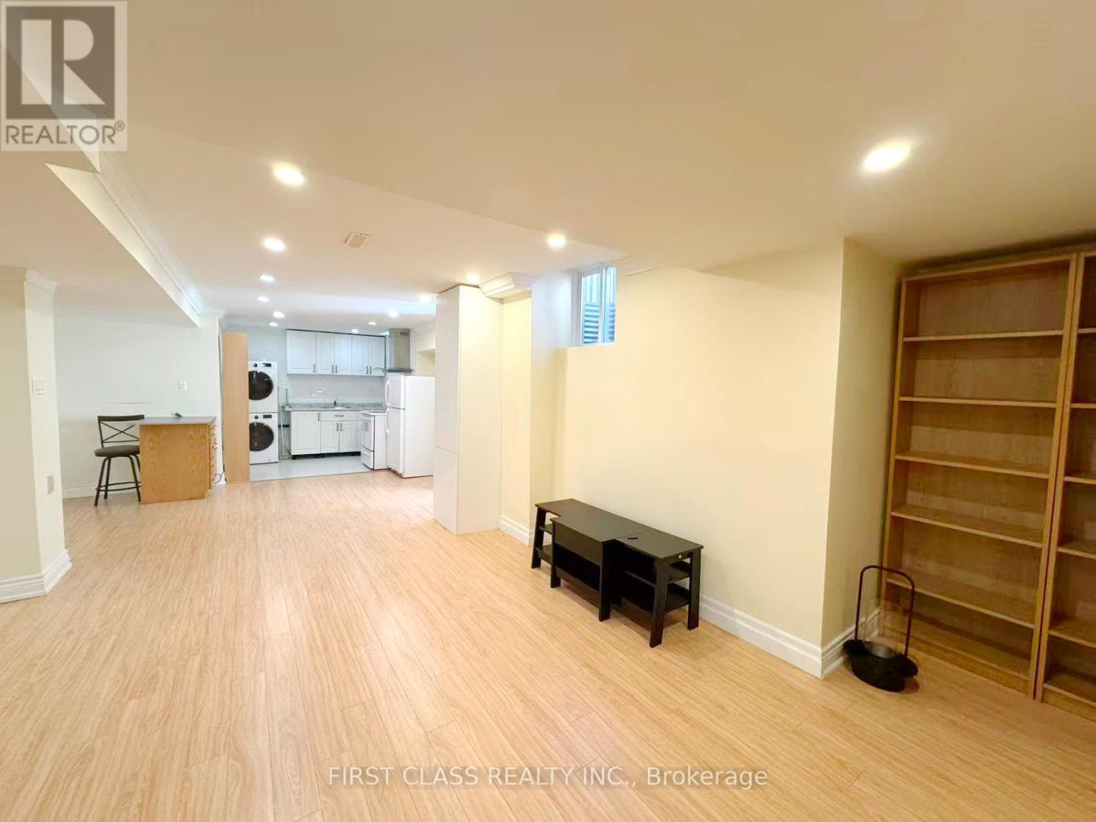 Lower - 1200 Rushbrooke Drive, Oakville, Ontario  L6M 1K9 - Photo 9 - W12459426