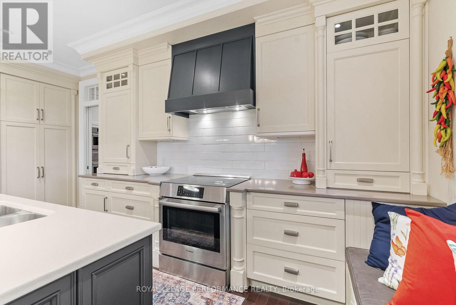 6721 Yacht Boulevard, South Glengarry, Ontario  K6H 7N6 - Photo 19 - X12505276