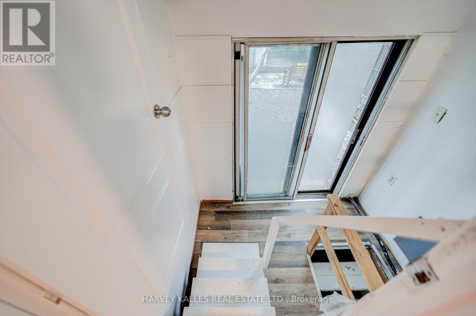 Main - 184 Cedric Avenue, Toronto, Ontario  M6C 3X8 - Photo 21 - C12505178