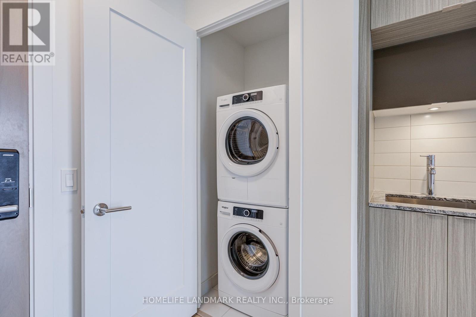 2205 - 575 Bloor Street E, Toronto, Ontario  M4W 0B2 - Photo 18 - C12505184