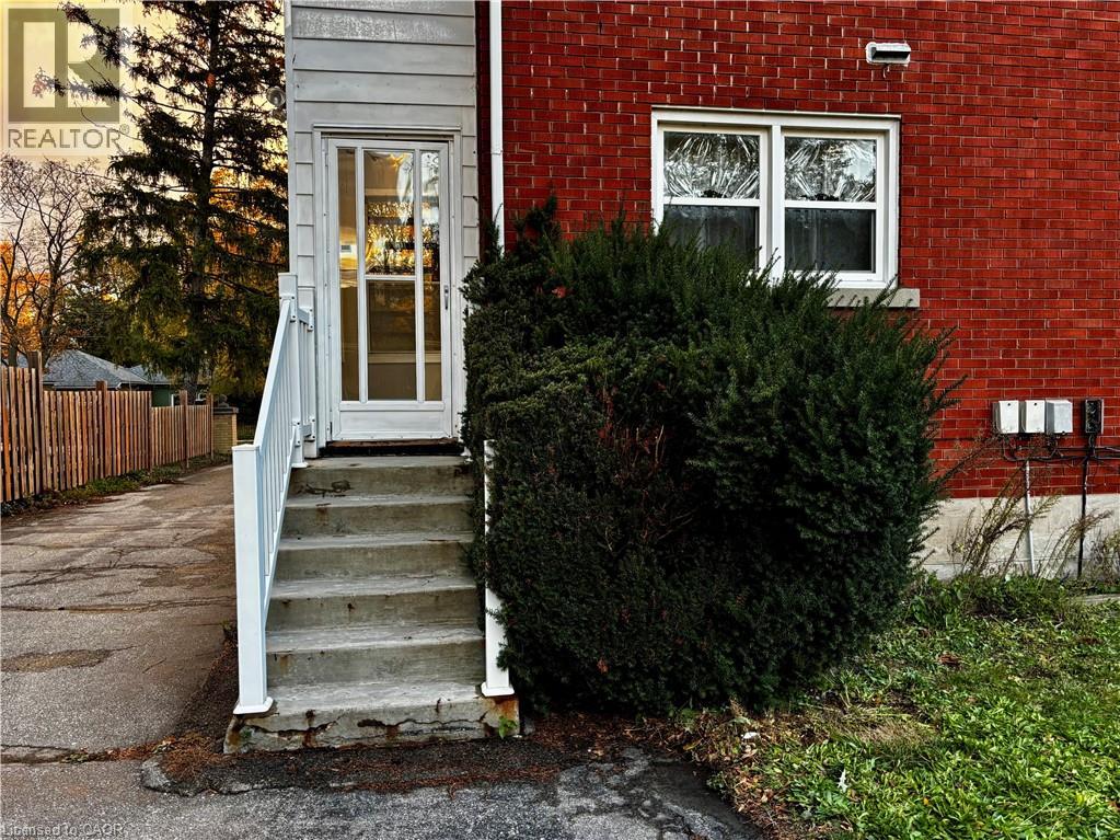 155 Ann Street Unit# Main Floor, Kitchener, Ontario  N2B 1Y2 - Photo 2 - 40785292