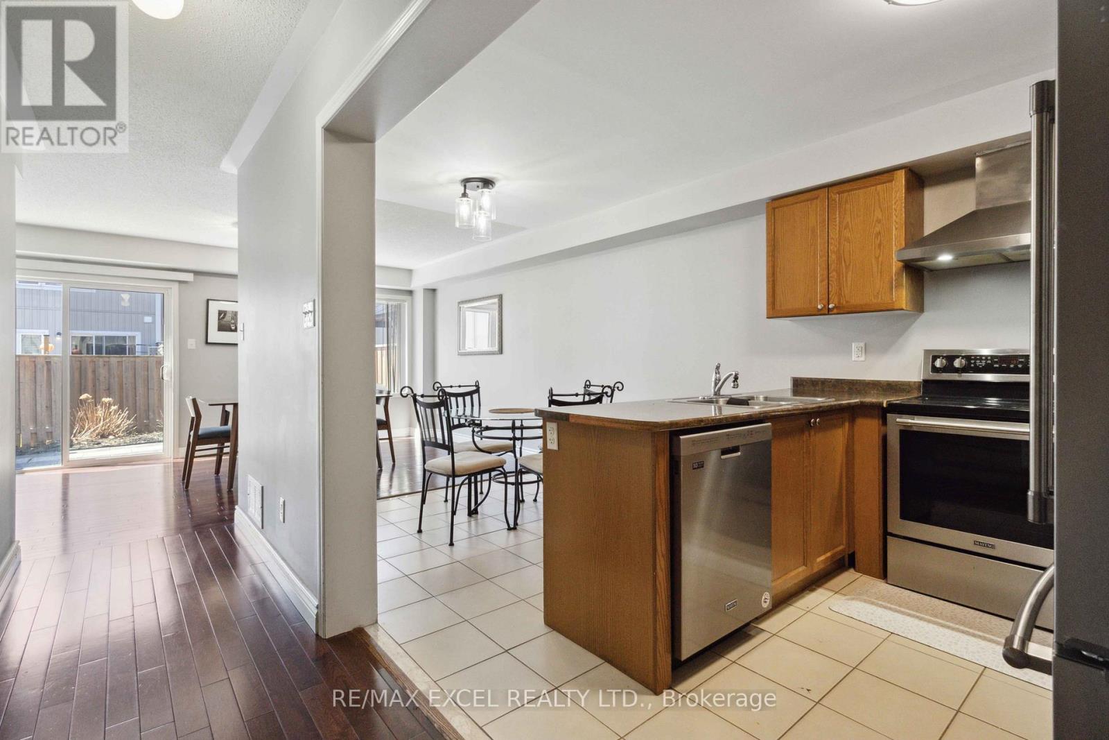 26 Farmstead Drive, Clarington, Ontario  L1C 0J9 - Photo 10 - E12505204