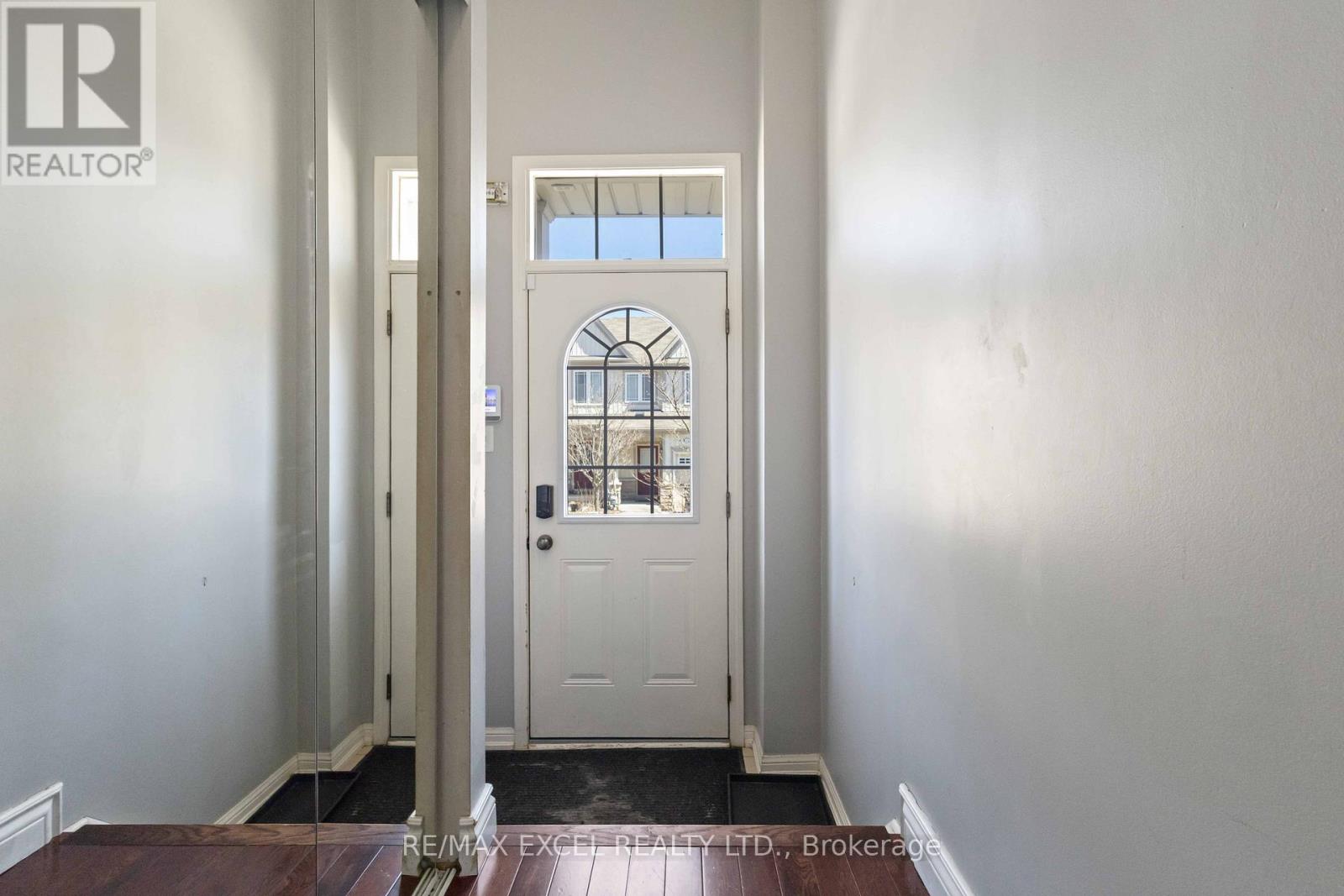 26 Farmstead Drive, Clarington, Ontario  L1C 0J9 - Photo 3 - E12505204