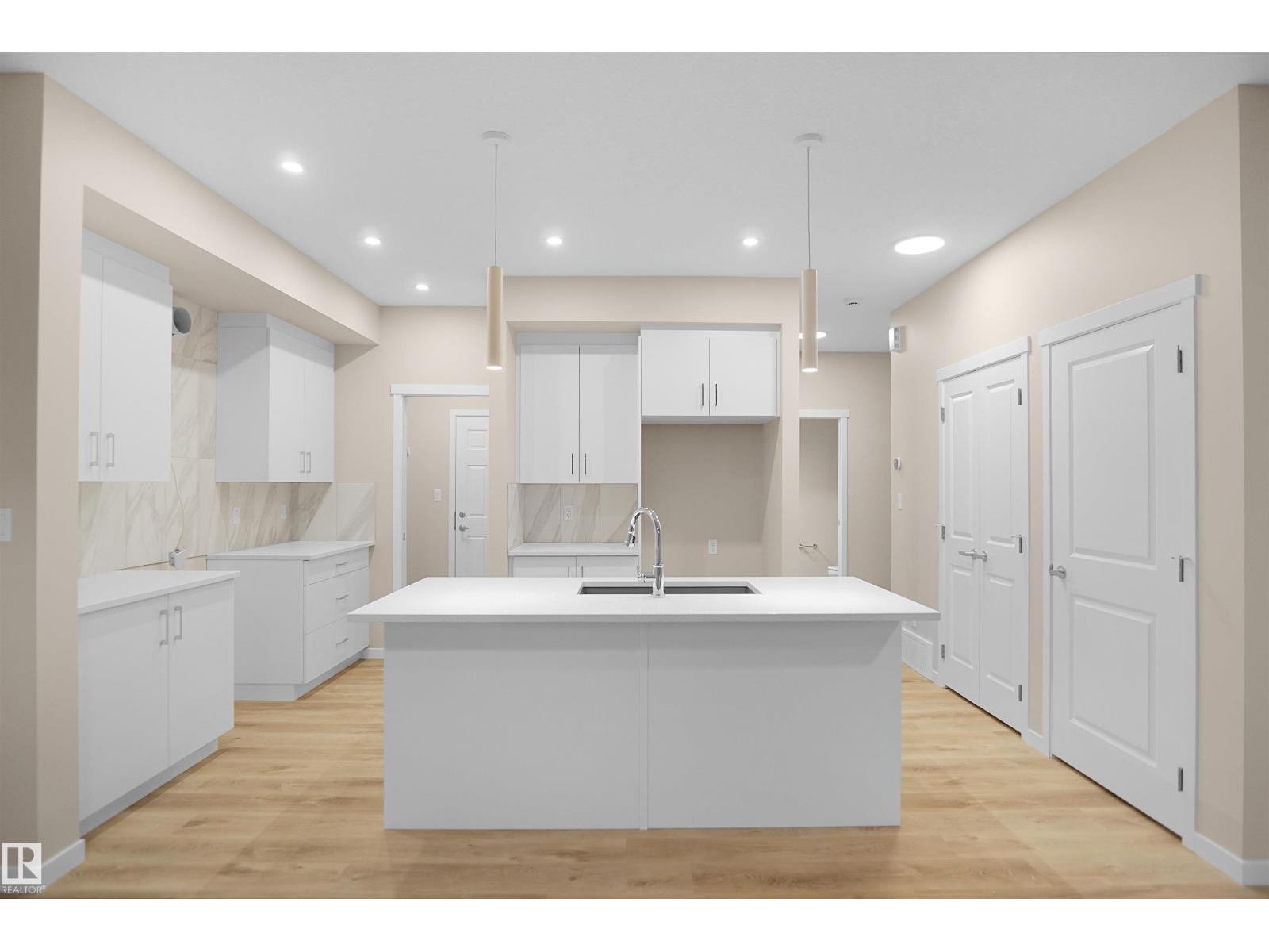 9828 219 St Nw, Edmonton, Alberta  T5T 7A7 - Photo 10 - E4464296