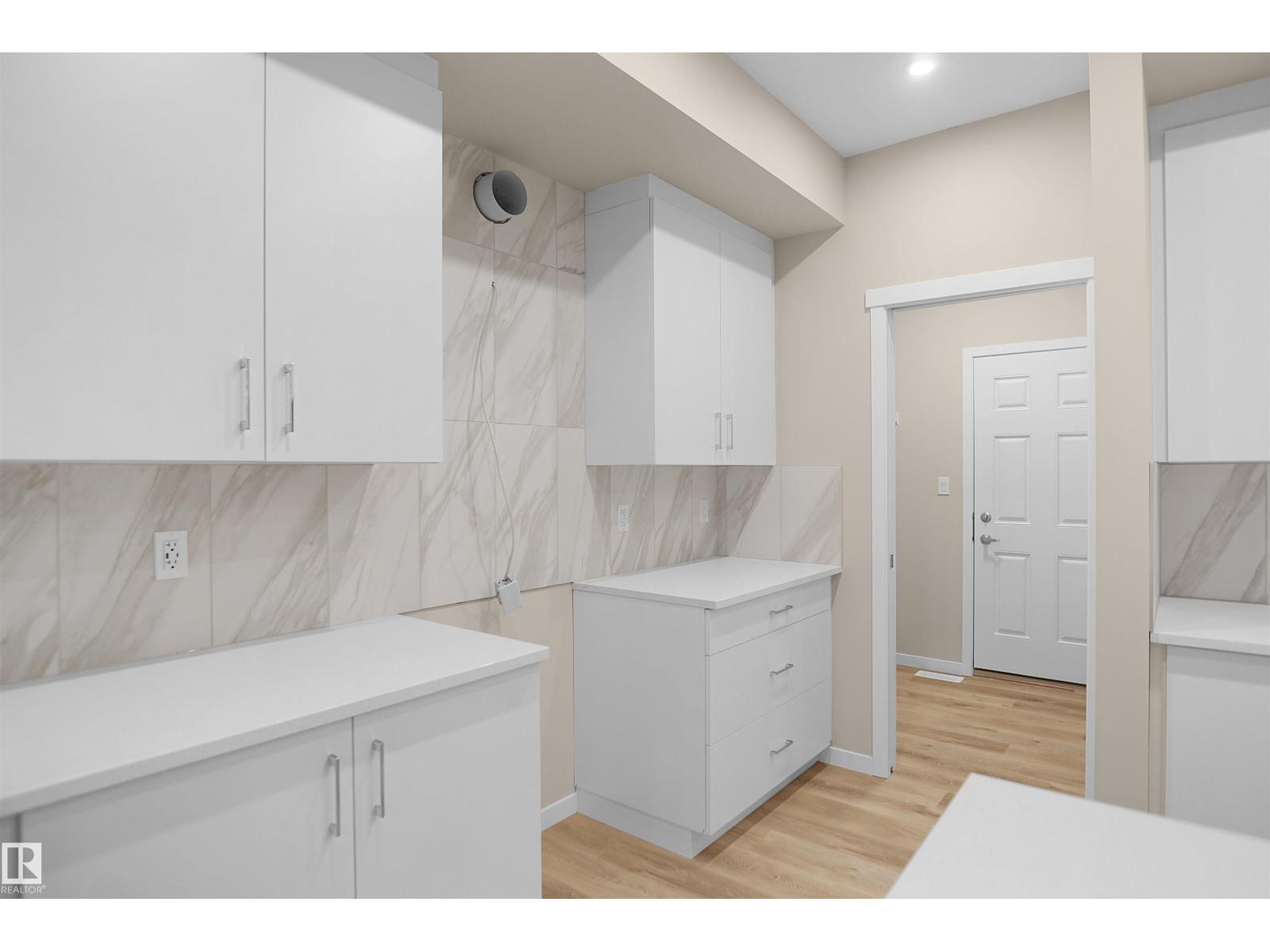 9828 219 St Nw, Edmonton, Alberta  T5T 7A7 - Photo 11 - E4464296