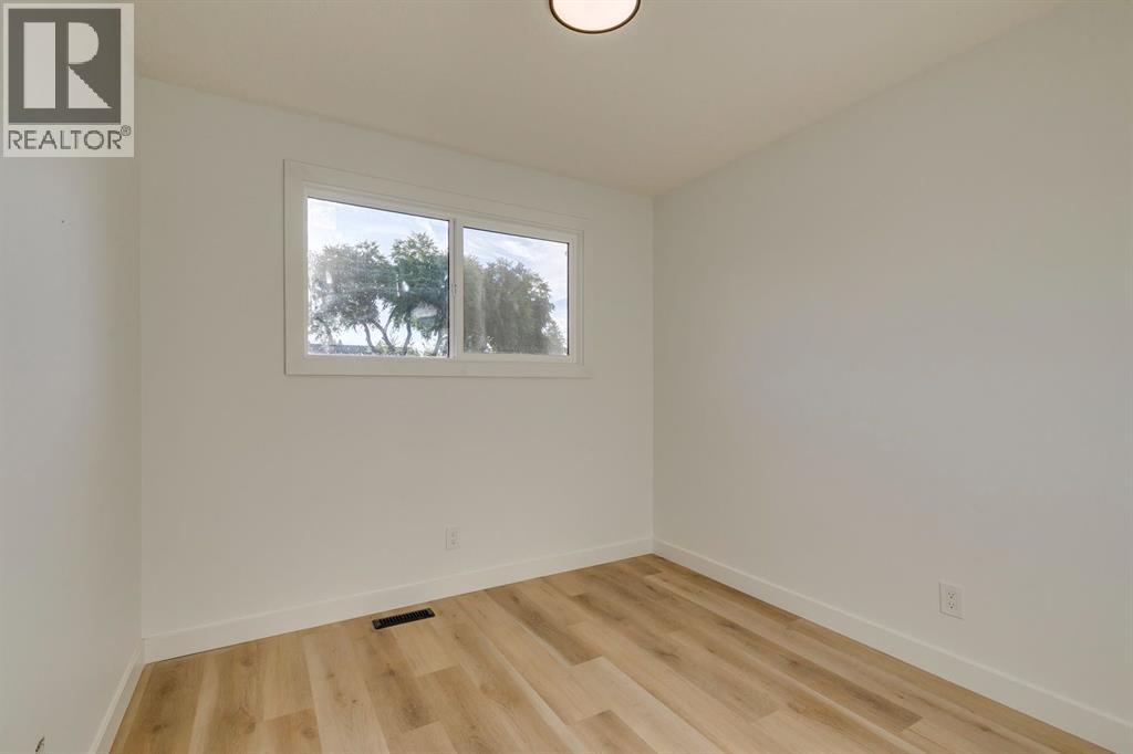 1304 Lake Sylvan Drive Se, Calgary, Alberta  T2J 4C8 - Photo 20 - A2261425