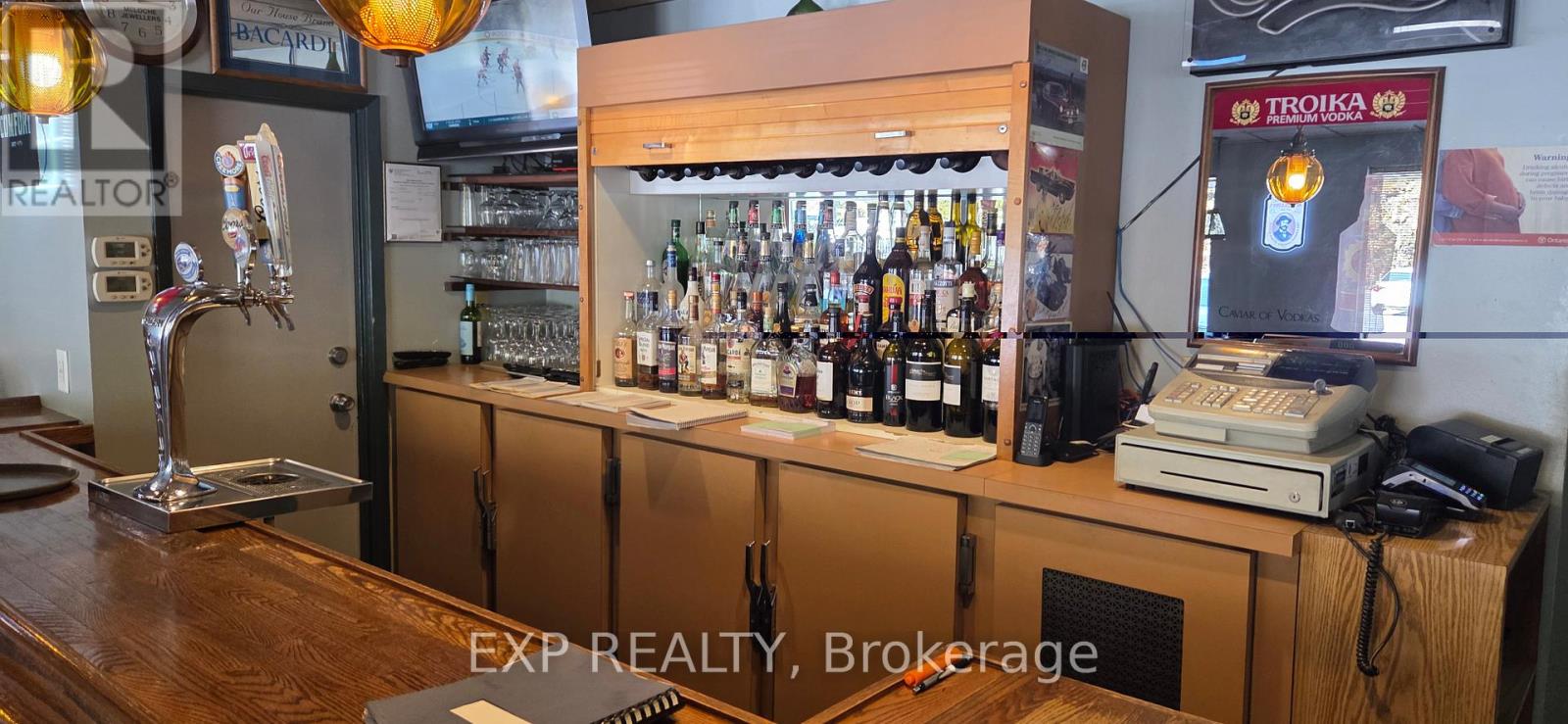 26 Kilworth Park Drive, Middlesex Centre, Ontario  N0L 1R0 - Photo 2 - X12505324