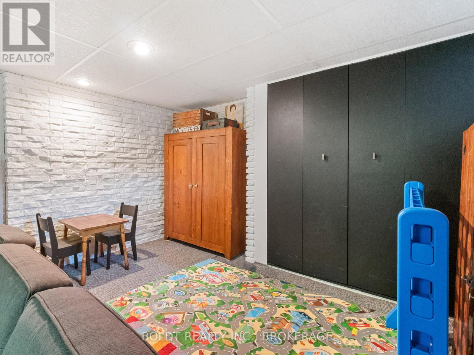 38 Kenworth Drive, St. Catharines, Ontario  L2M 4S2 - Photo 24 - X12418244