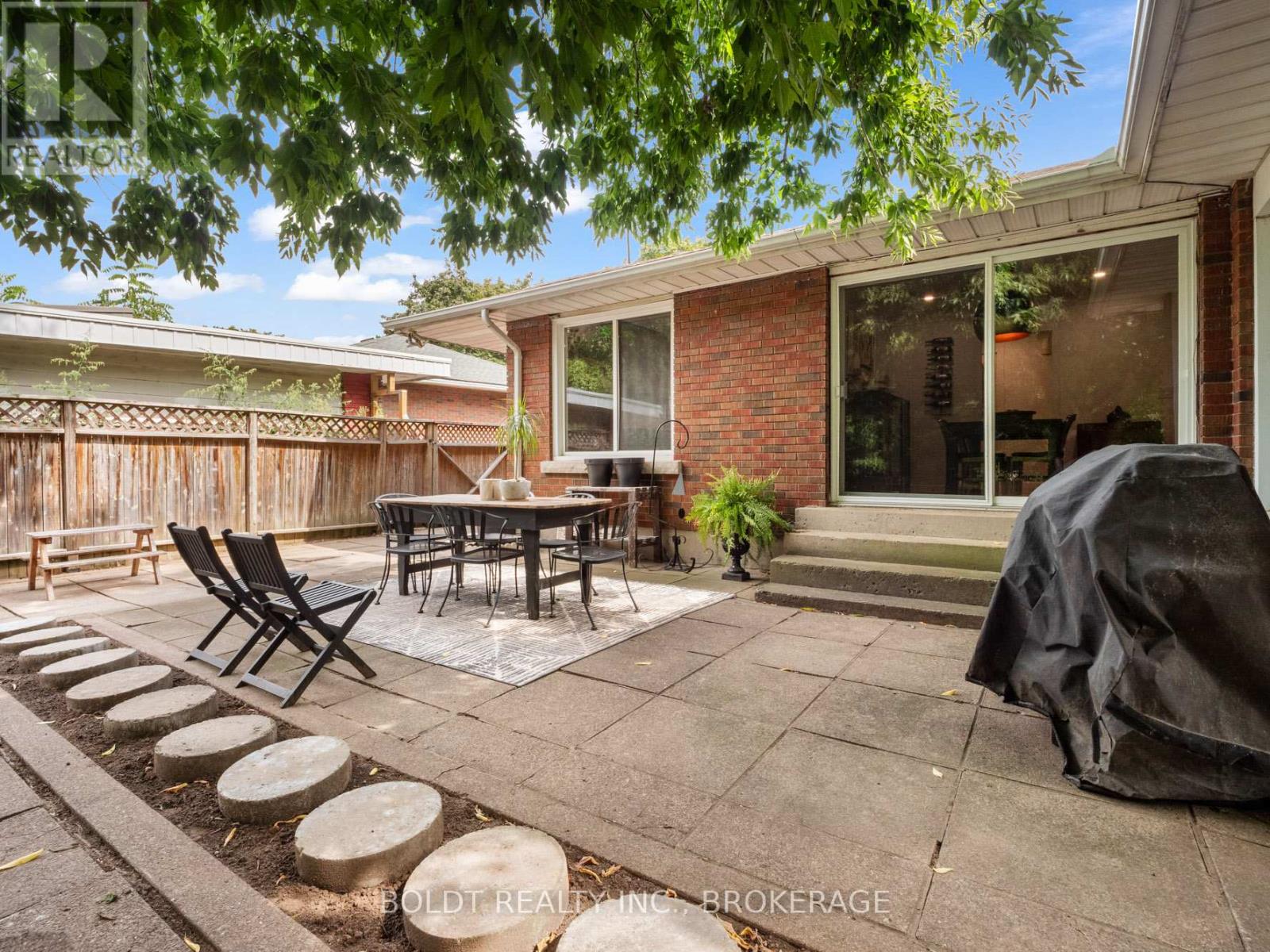 38 Kenworth Drive, St. Catharines, Ontario  L2M 4S2 - Photo 30 - X12418244