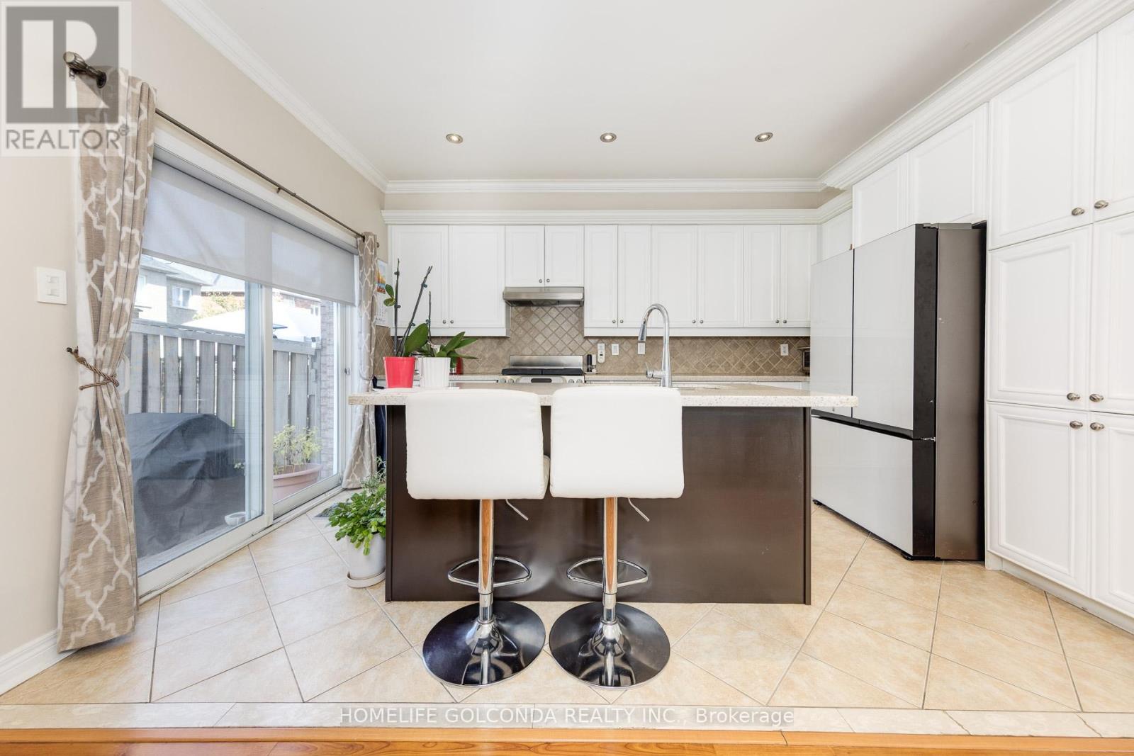 77 Arco Circle, Vaughan, Ontario  L6A 3Z7 - Photo 9 - N12455038