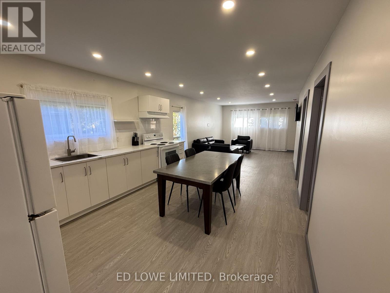 1020 Cumberland Street, Innisfil (Lefroy), Ontario  L0L 1C0 - Photo 14 - N12505202