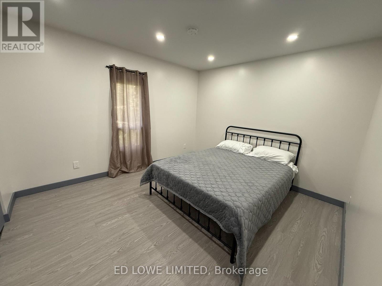 1020 Cumberland Street, Innisfil (Lefroy), Ontario  L0L 1C0 - Photo 18 - N12505202