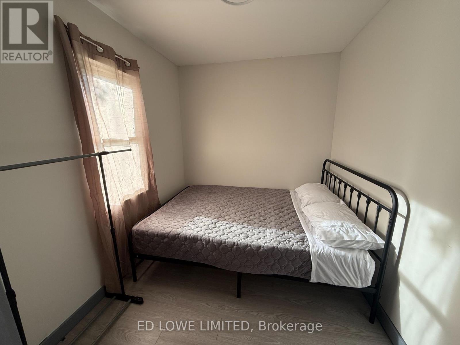 1020 Cumberland Street, Innisfil (Lefroy), Ontario  L0L 1C0 - Photo 19 - N12505202