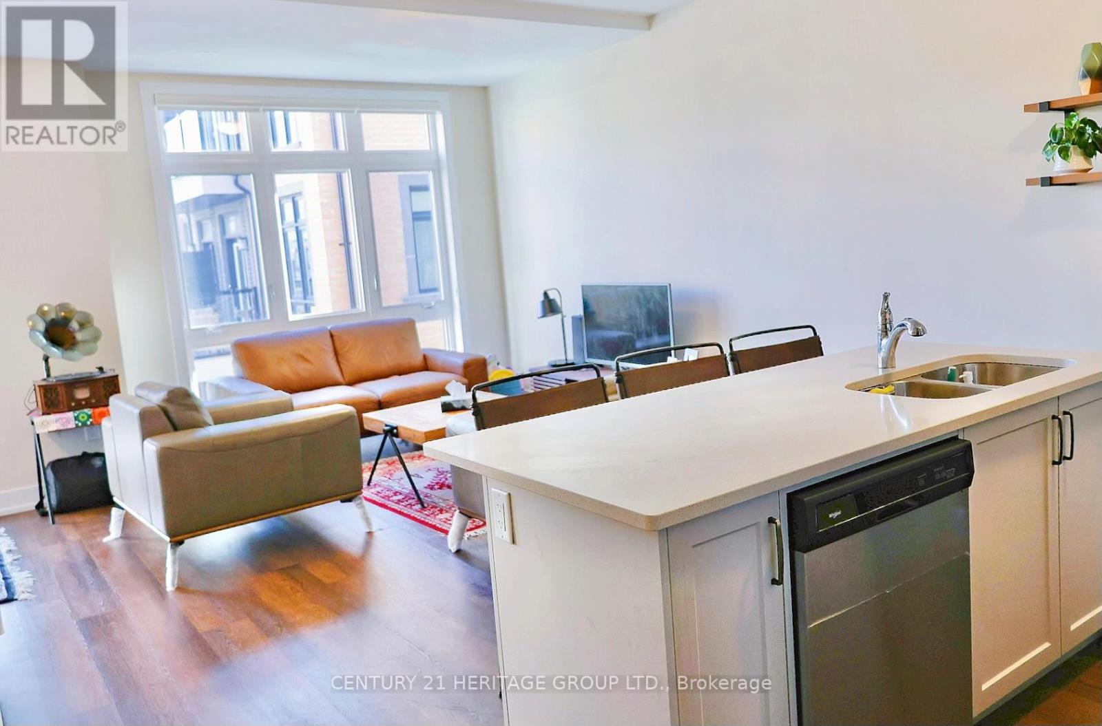 11 - 6 Sayers Lane N, Richmond Hill, Ontario  L4E 1J4 - Photo 8 - N12505238