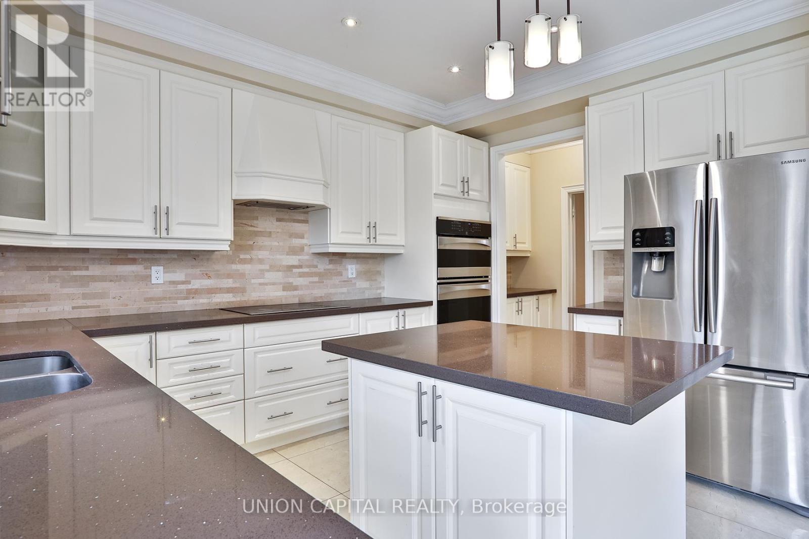 22 Greenforest Grove, Whitchurch-Stouffville, Ontario  L4A 1T3 - Photo 17 - N12505260