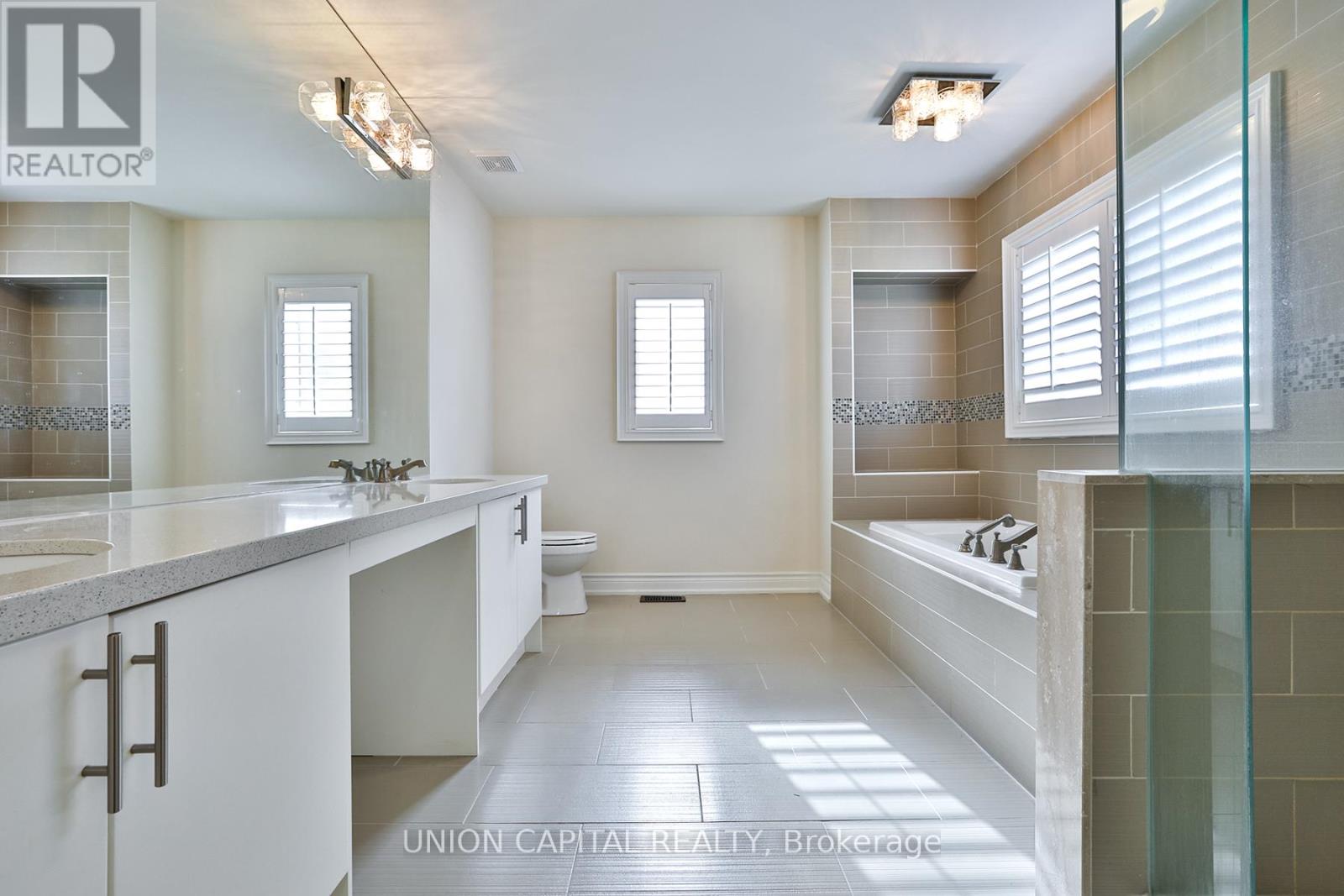 22 Greenforest Grove, Whitchurch-Stouffville, Ontario  L4A 1T3 - Photo 33 - N12505260