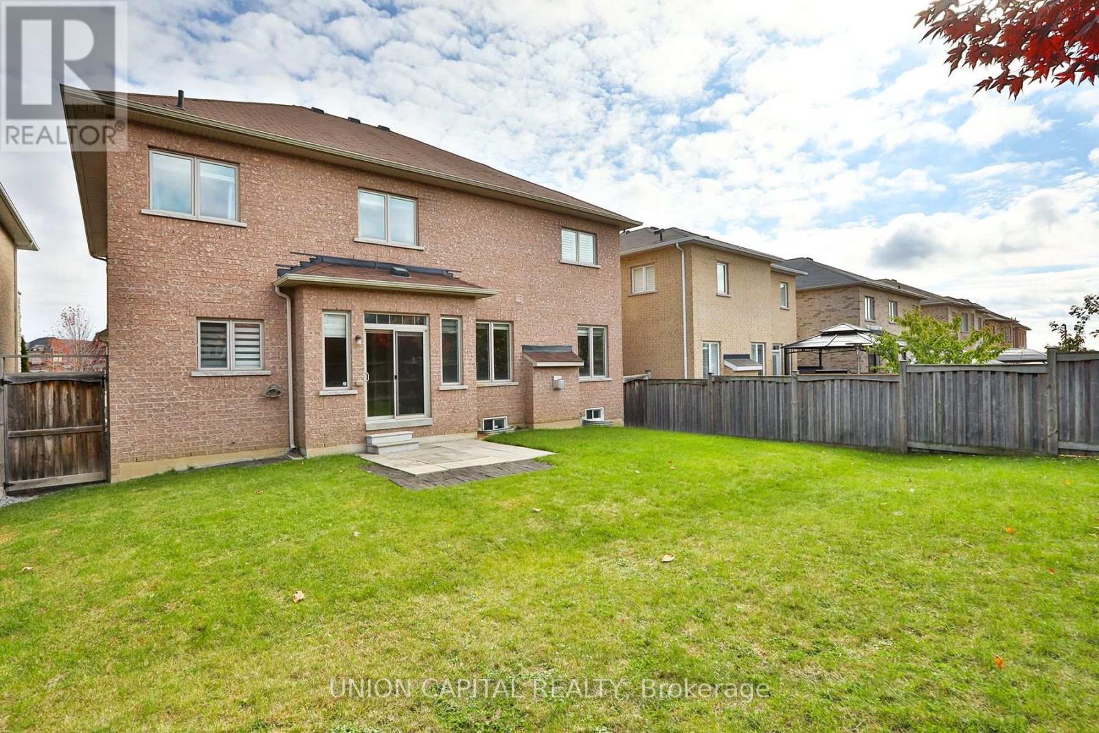 22 Greenforest Grove, Whitchurch-Stouffville, Ontario  L4A 1T3 - Photo 46 - N12505260