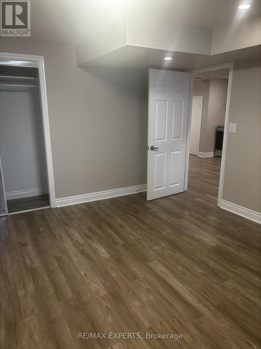 1153 Peelar Crescent, Innisfil, Ontario  L0L 1W0 - Photo 5 - N12505268